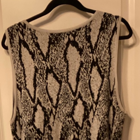 Torrid Black & Gray Snakeskin Super Soft Swing Dress β Size 3 (3X) ππ€ - Picture 2 of 5